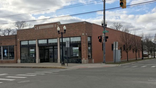 202 S Michigan Ave, Howell, MI 48843
